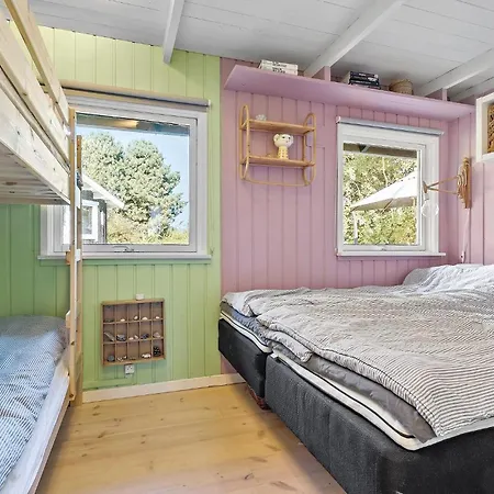Prázdninový dům 2 Bedroom Awesome In Fårevejle