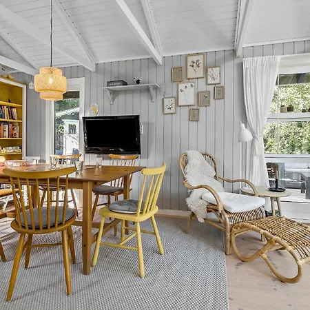 2 Bedroom Awesome In * Fårevejle