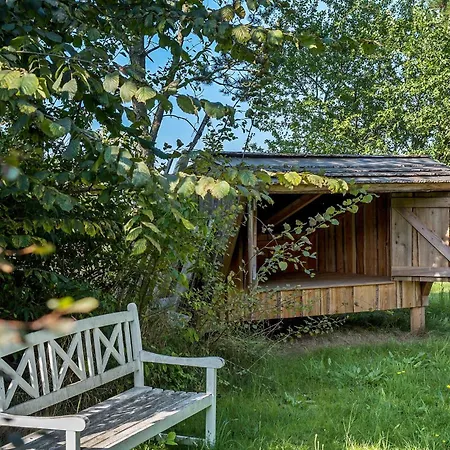 2 Bedroom Awesome In Holiday home