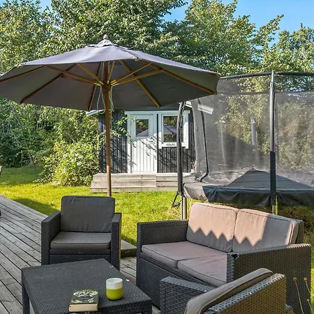 2 Bedroom Awesome In Prázdninový dům *